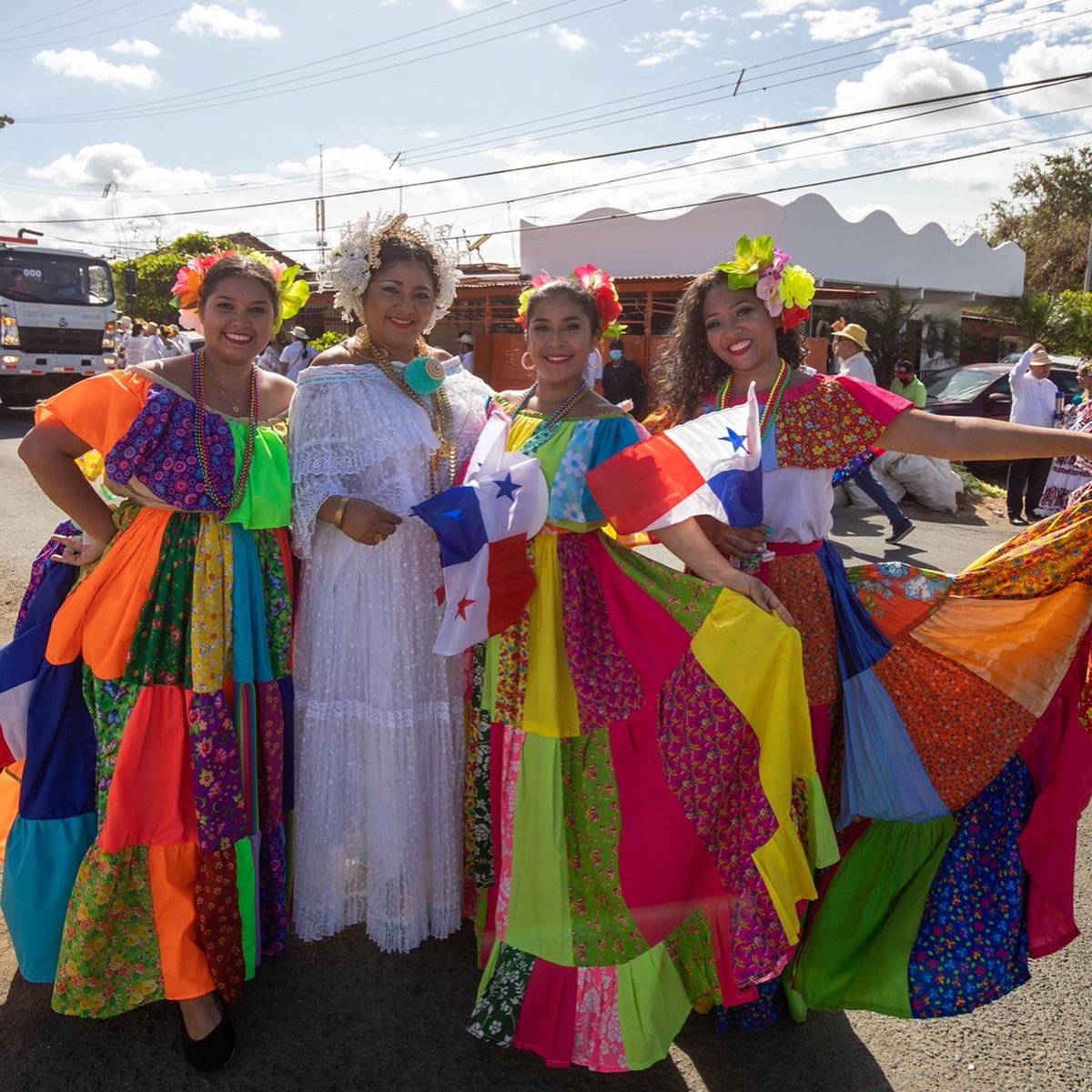TigoPanama's tweet photo. Celebramos nuestras tradiciones y la belleza de nuestro traje típico.
¡Viva Panamá! 🇵🇦
#MilPollerasConTigo
#MilPollerasTM https://t.co/NBhsRkxguh