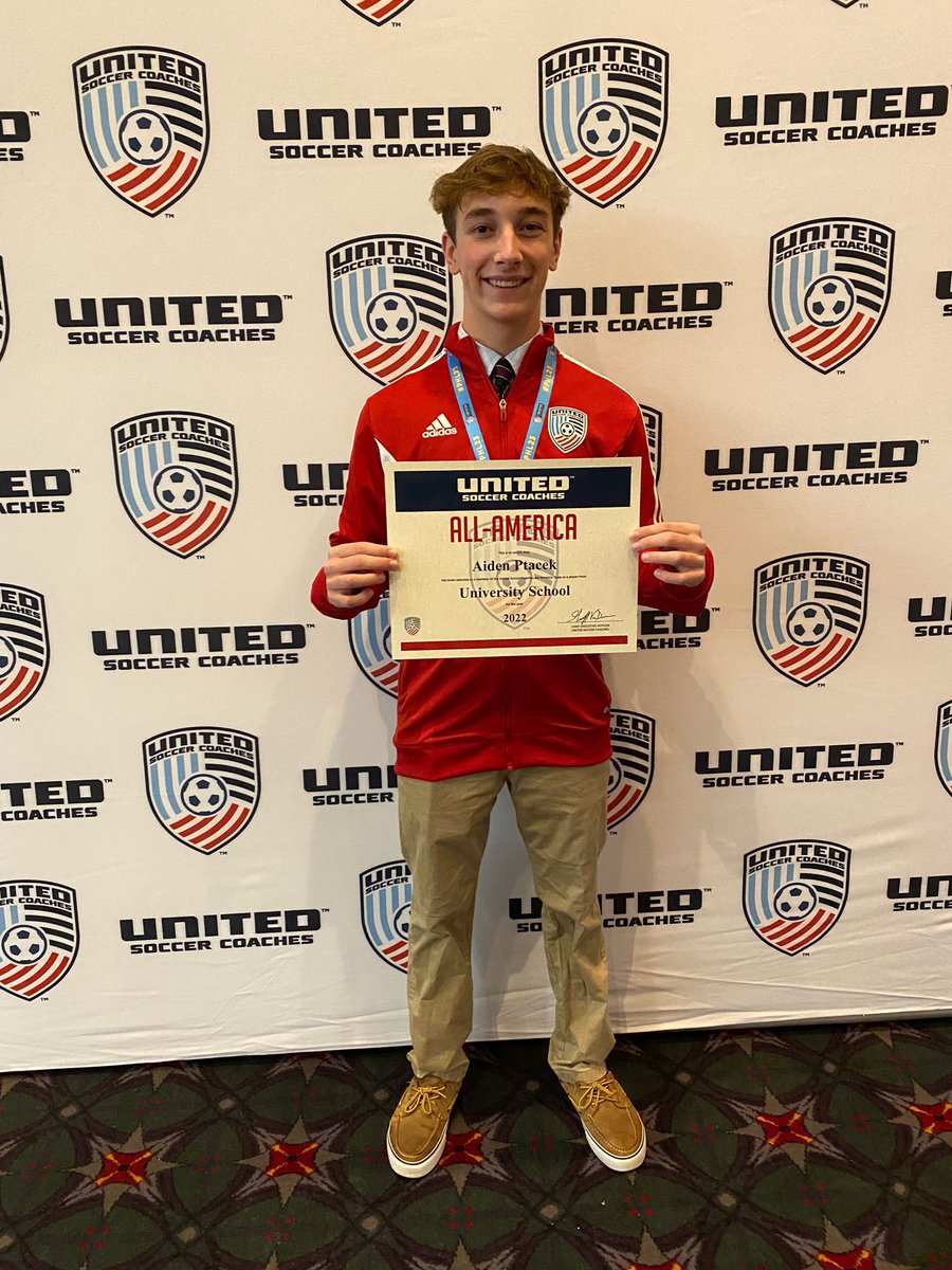 𝗔𝗟𝗟 𝗔𝗠𝗘𝗥𝗜𝗖𝗔𝗡𝗦

Our incoming freshmen <a href="/aiden_ptacek/">Aiden Ptacek</a>, <a href="/PainterBennett/">Bennett Painter</a>, <a href="/gus_peacock/">Gus Peacock</a> in Philly receiving their All American Awards!

#AyZiggy