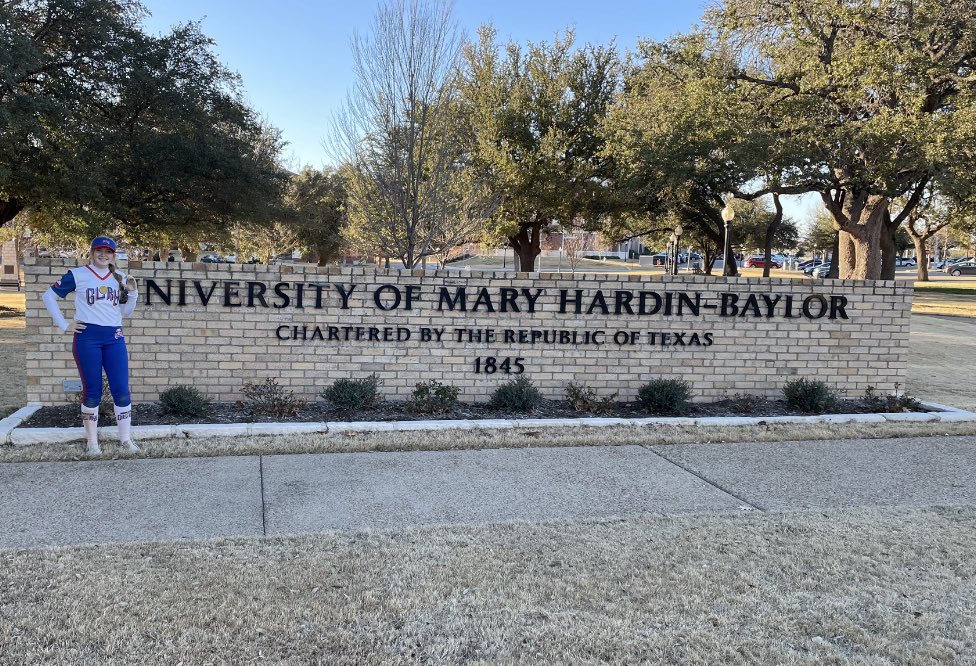SamAndersen06's tweet photo. Had a great time at the UMHB Winter camp this afternoon!#gocru @CruSoftball
@TexasGloryFTW @godleysoftball https://t.co/DMTnx3rspo