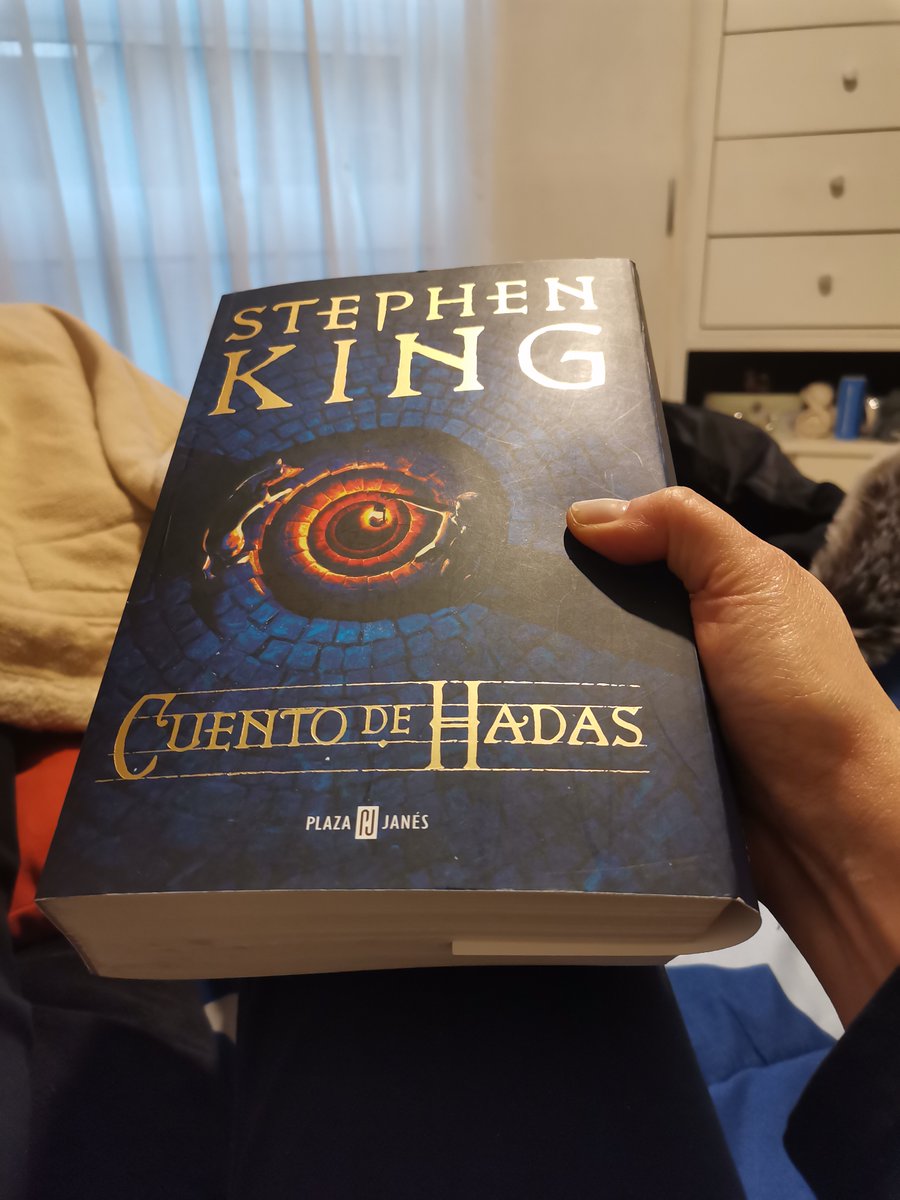 tessy_hg's tweet photo. Estoy a más de la mitad de este libro delicioso, de mi autor favorito y lo estoy disfrutando página a página 🤩 

Estoy en lo mero bueno! 🤪😃

#cuentodehadas #stephenking #amolo https://t.co/t7juGhjC5T