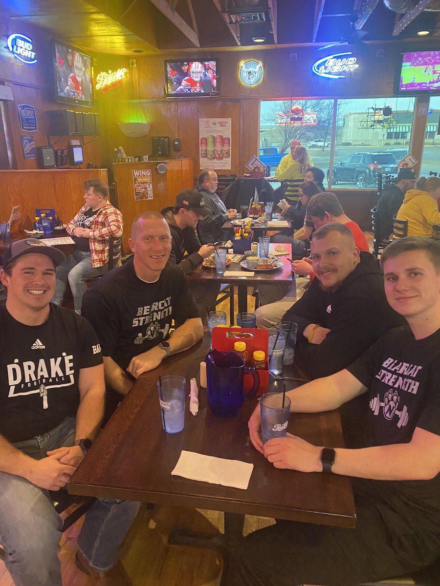 Thank you Coach Bill Calpaldo for having my staff present at the North Polk Track &amp; Field Coaches Clinic. Great sharing with so many coaches. Also, nice catching up with former Bearcat <a href="/ConnorWarrick/">Connor Warrick</a> <a href="/JordanASchmitz/">Jordan Schmitz</a> @levers_26