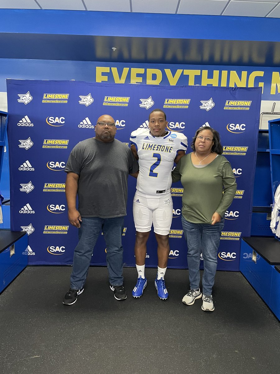 khristianmeans's tweet photo. Had a great time on my OV @LimestoneFB glad to be apart of something special!! @coachfurrey @LaneKnost @CoachJKos https://t.co/cSoFu0bmOh