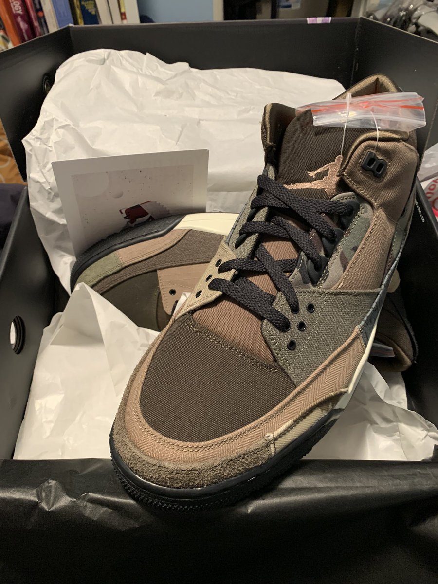 #MailCall on two separate trades came in.  All told, I sent out two pairs of used AJ1 mids and a DS pair of Panda Dunks.  Really happy with both trades.  #offtheblock #tradeblock