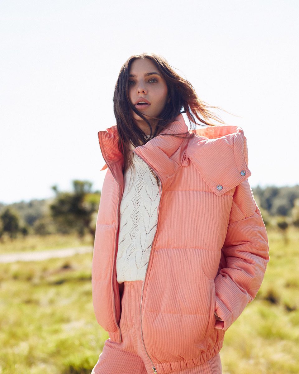 Achaga___Maca's tweet photo. 📲 @BenettonMexico IG
#MacarenaAchaga @macabeso
#Colors4Maca https://t.co/6aSEWFs1f3