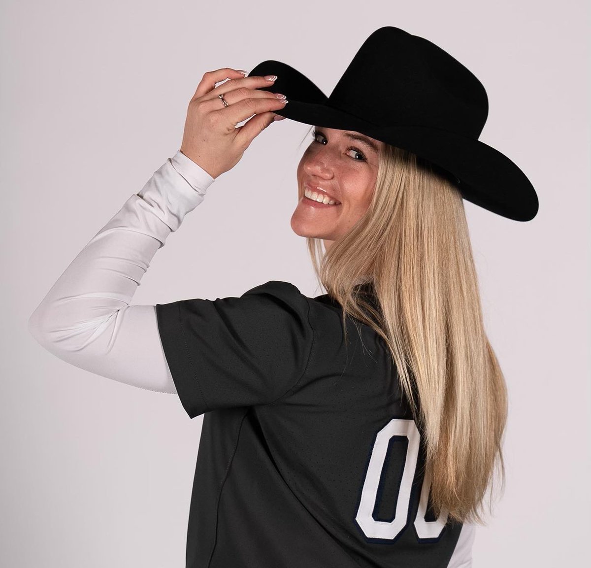 USUSoftball's tweet photo. A preview from our photoshoot this week! 📸 https://t.co/xhfMZCxDlH