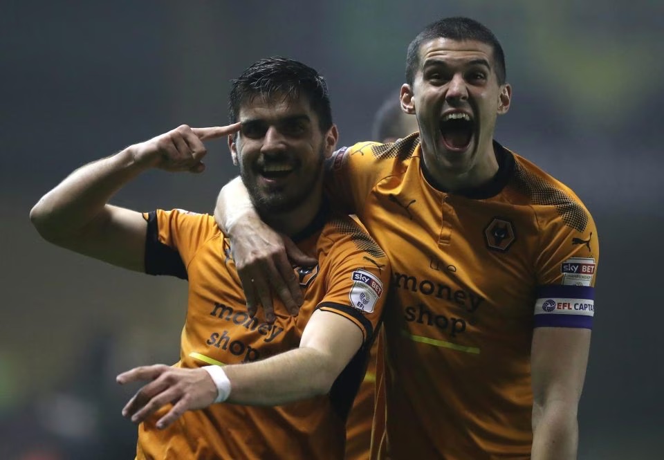 Can’t believe Ruben Neves copied Rashford since 2018 😂😂🤦🏼