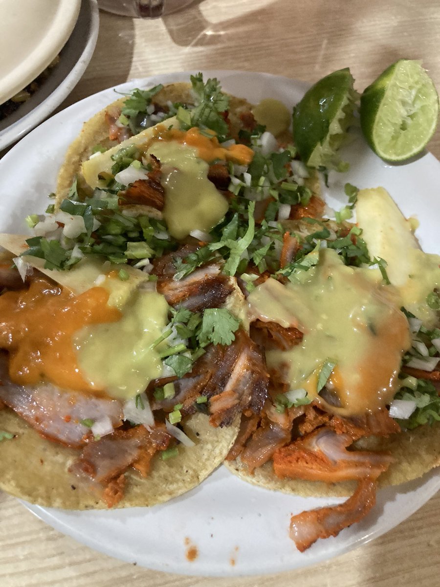 RAlVad's tweet image. Los primeros 🌮 del año y como los de casa con #LosChavos