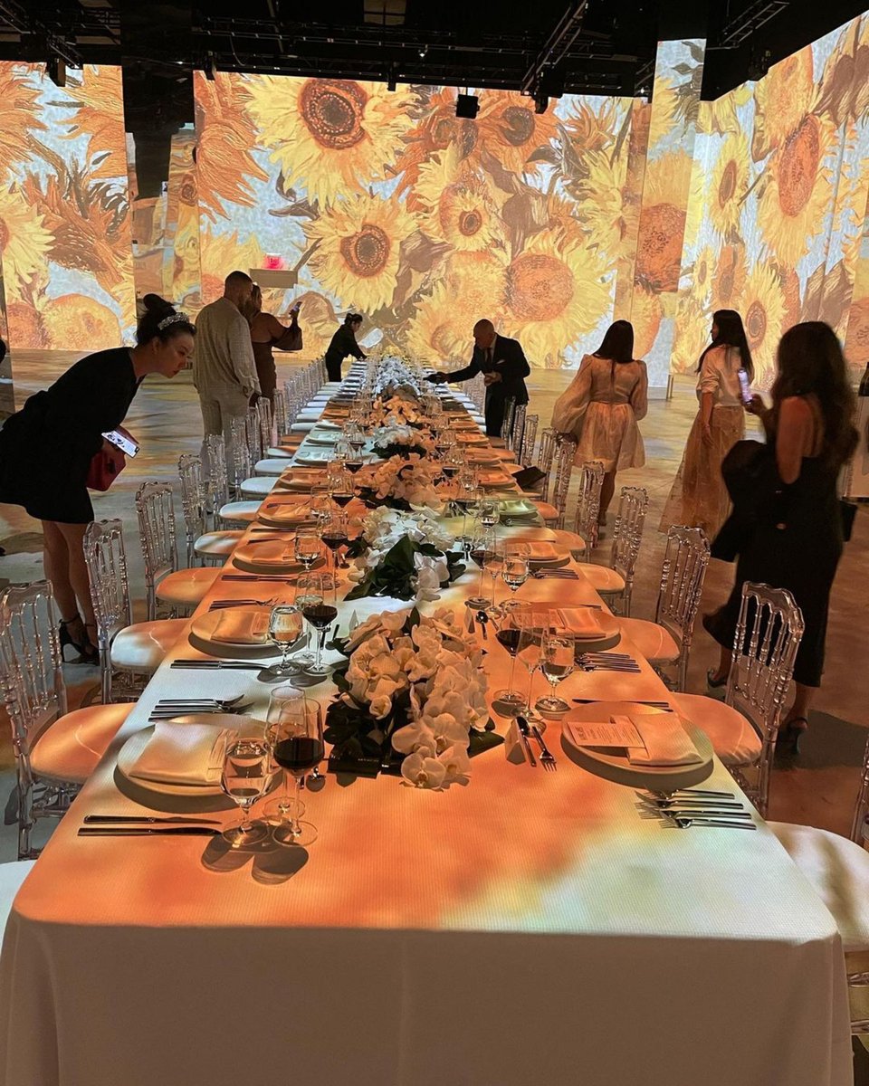 vangoghvegas's tweet photo. That one time we had an entire dinner party in the middle of Lighthouse ArtSpace Las Vegas. 🌻✨ 

Interested in booking a private event with #VanGoghVegas? Send us a DM! 

📸 Photos from @ivan__mao and @mrslulu3 on IG

#LasVegas #VegasEvents https://t.co/meQtafzcMM
