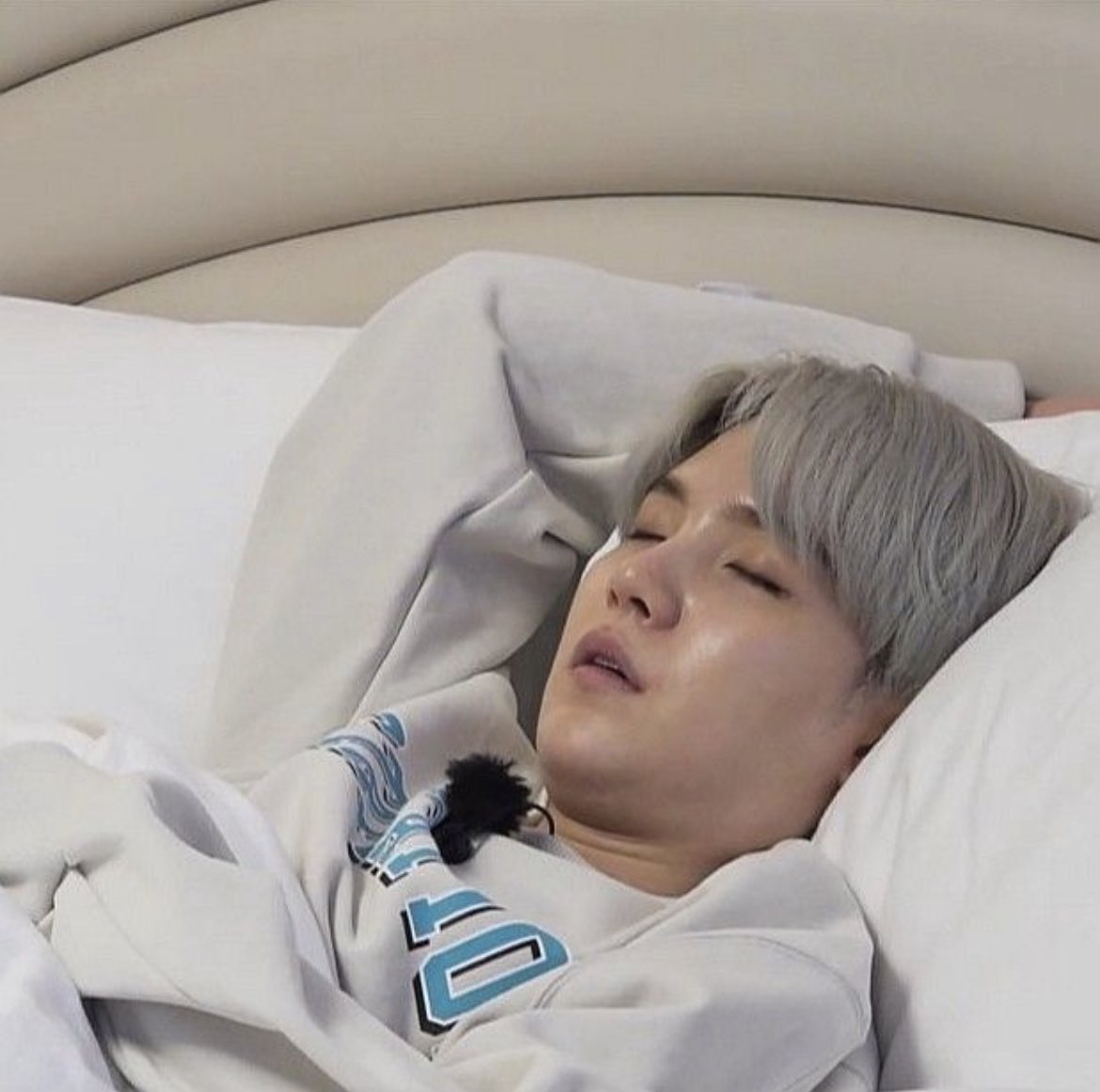 btstangerine's tweet photo. how i sleep knowing the tannies are grown men capable of making their own decisions https://t.co/NkzxNBTtKL