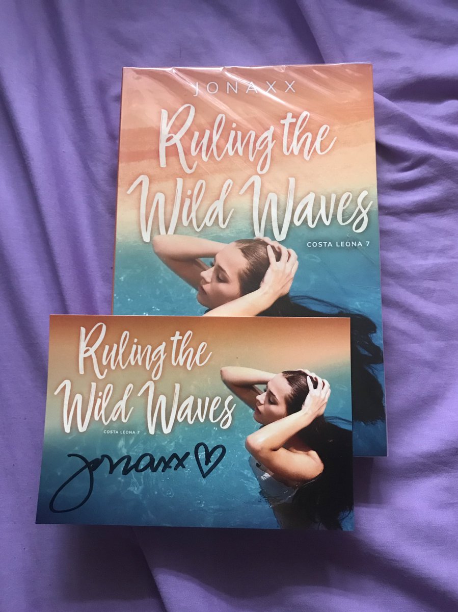 misspinctada_wp's tweet photo. Selling my CLS BOOK 7 &amp; 8
-full inclusion (bookmarks,note signed by jonaxx)
-sealed

No Issue
dm for more info https://t.co/W364UvGMh2