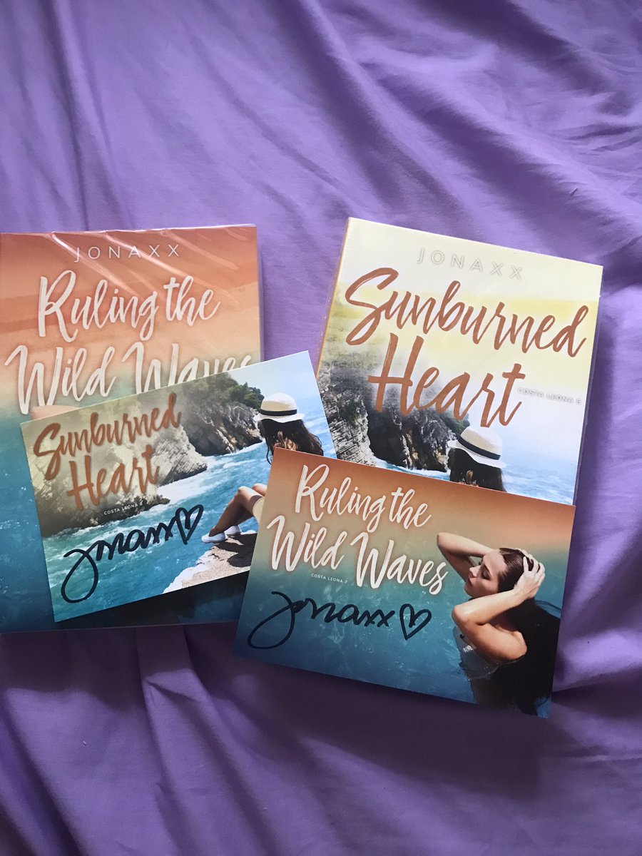 misspinctada_wp's tweet photo. Selling my CLS BOOK 7 &amp; 8
-full inclusion (bookmarks,note signed by jonaxx)
-sealed

No Issue
dm for more info https://t.co/W364UvGMh2