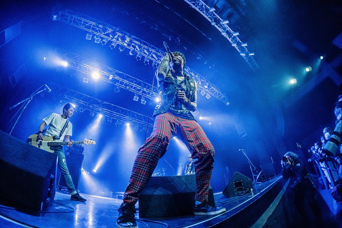 dragon000stop1's tweet photo. 久しぶりに来ました川崎クラブチッタ‼️
RADIOTS久しぶり見ましたが15分の持ち時間でも圧巻のライブでした🔥
やっぱりYOSHIYAさんは格好良い✨
#REDIOTS
#YOSHIYA
#川崎クラブチッタ
#ドラストフォト https://t.co/VUoVS7IZCp