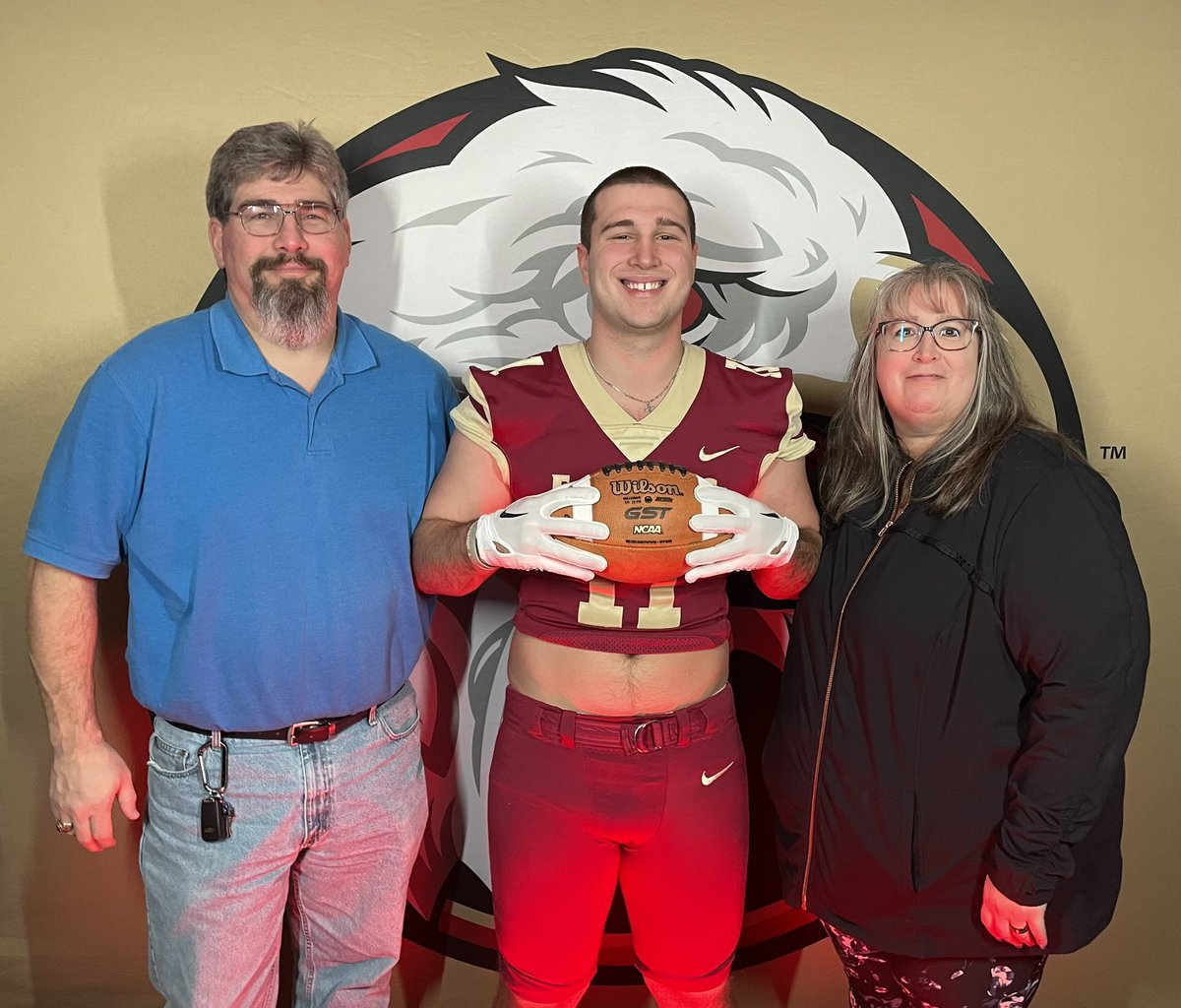 DempseIan's tweet photo. After consideration with me and my family, I have decided to further my academic and athletic career and fully commit to! #Goeagles @BH2OFootball @CoachPurk @CoachLemn @CoachJwill_ @CoachGiancola https://t.co/JGAVvGurNp