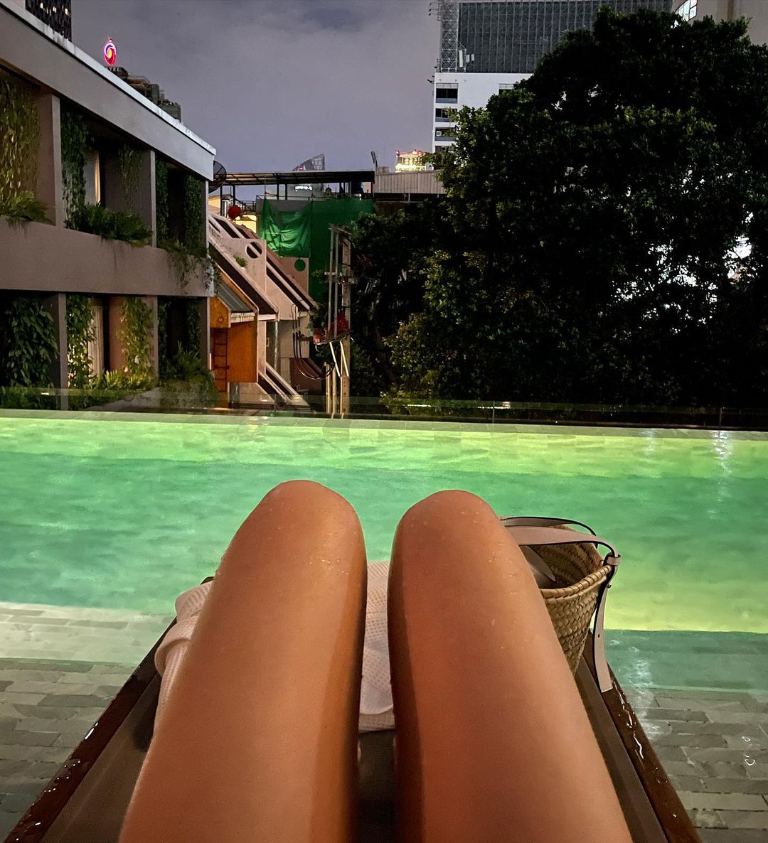 Verified
Enjoying the holox ✨