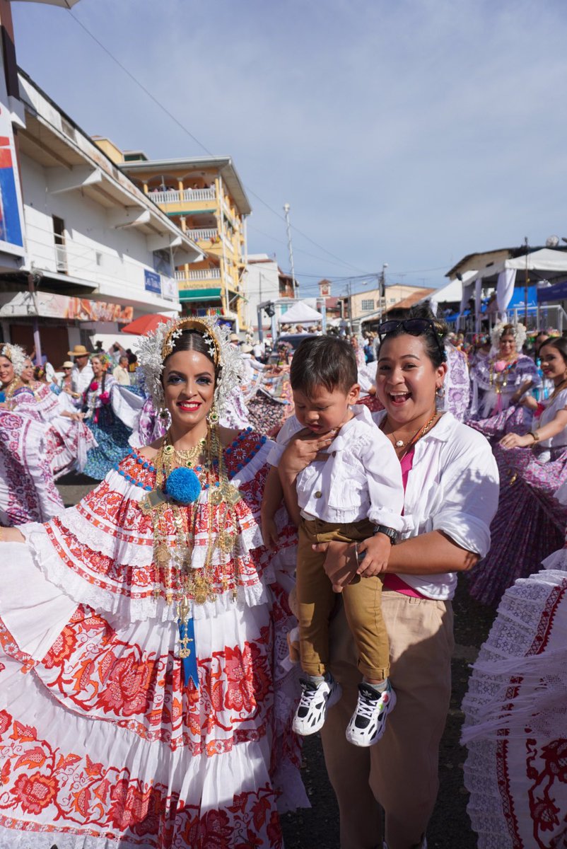 katypolys's tweet photo. Festival de Las Mil polleras 2023 y los Babytrip activos 🙌🏻 https://t.co/9sZrgYxDQJ