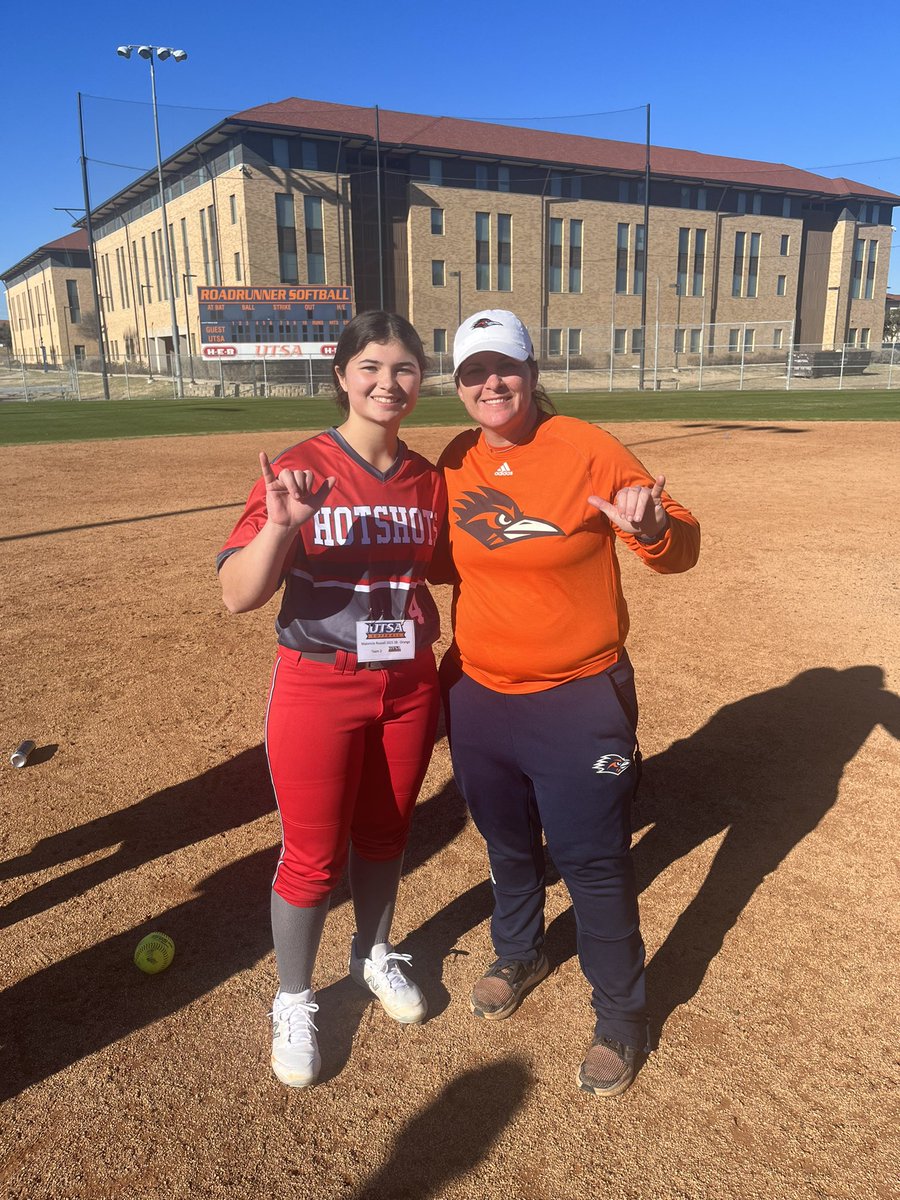 Makenzie Russell 2025 3B/SS tweet media
