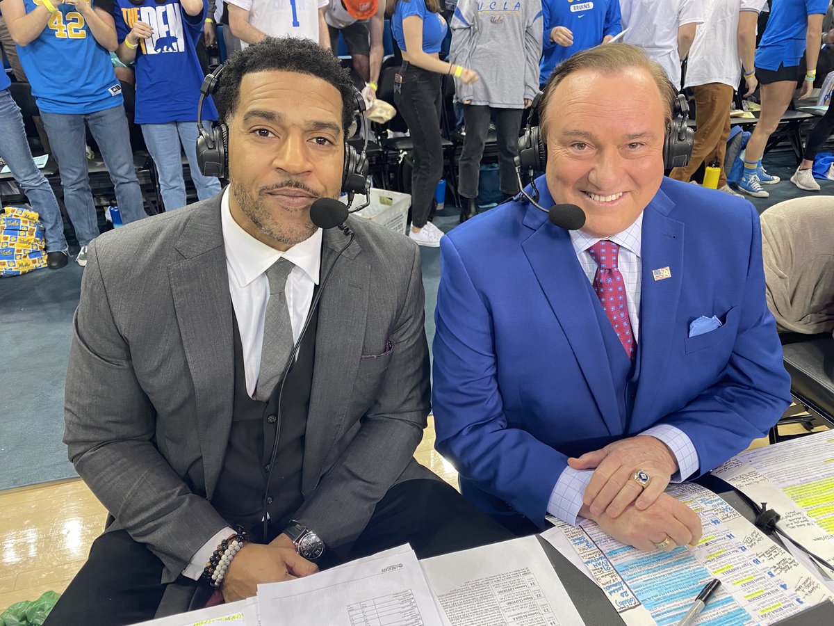 TimBrando's tweet photo. We’ve got a PRIMETIME open for #FOXPRIMETIME🏀HOOPS join us near the top of the hour! ⁦@CUBuffsMBB⁩ #7 ⁦@UCLAMBB⁩ winners of 12 in row. ⁦@CBBonFOX⁩ https://t.co/cZG9YafIMl