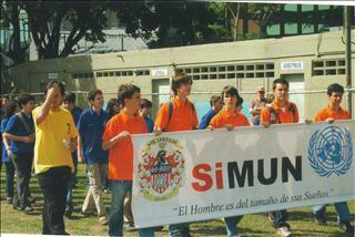 DanTeranS's tweet photo. En 2003 se crea SIMUN, San Ignacio Model United Nation” (o Modelo de Naciones Unidad del San Ignacio) la última institución estudiantil ignaciana, que fomentan en sus jóvenes participantes la pasión por el conocimiento y el debate por los temas de relaciones internacionales. /32 https://t.co/oqrLAnuj6S
