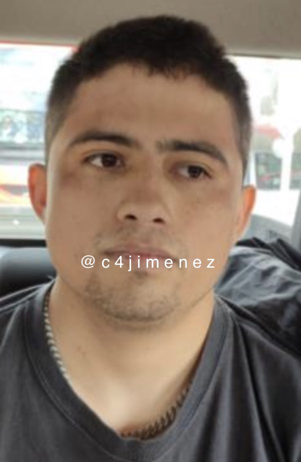c4jimenez's tweet photo. MATÓ a SU ESPOSA… y LO HIZO PASAR por SUICIDIO
Alan Demetrio
En 2021 llamó a la Policía y dijo q halló a su esposa Litzi Itzel, colgada en su casa de @Alc_Iztapalapa 
Tras indagar, la @FiscaliaCDMX descubrió q él la asesinó y la colgó para fingir su suicidio.
Ya lo detuvieron. https://t.co/5V5Grqmxe8