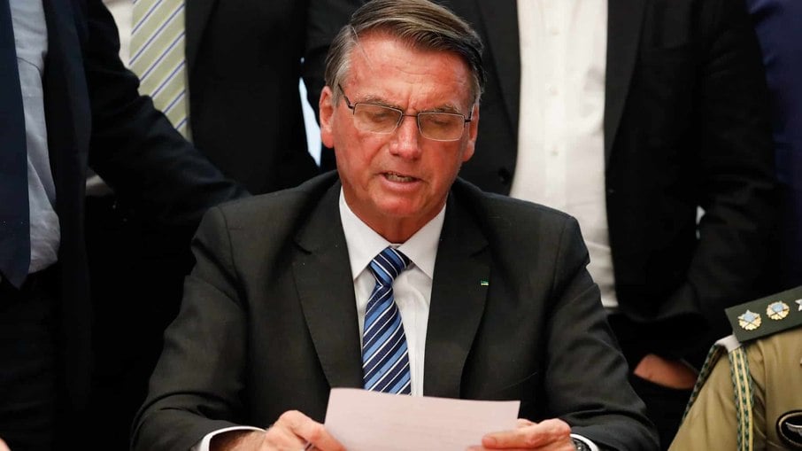 🚨Grave:
Se encontram em Orlando, EUA:
Jair Bolsonaro
Carlos Bolsonaro
Mourão 
Ciro Nogueira 
Allan dos Santos
Silas Malafaia
Sérgio Moro
Deltan Dallagnol

Projeto Estados Fudidos da Flórida parece que ainda está em curso