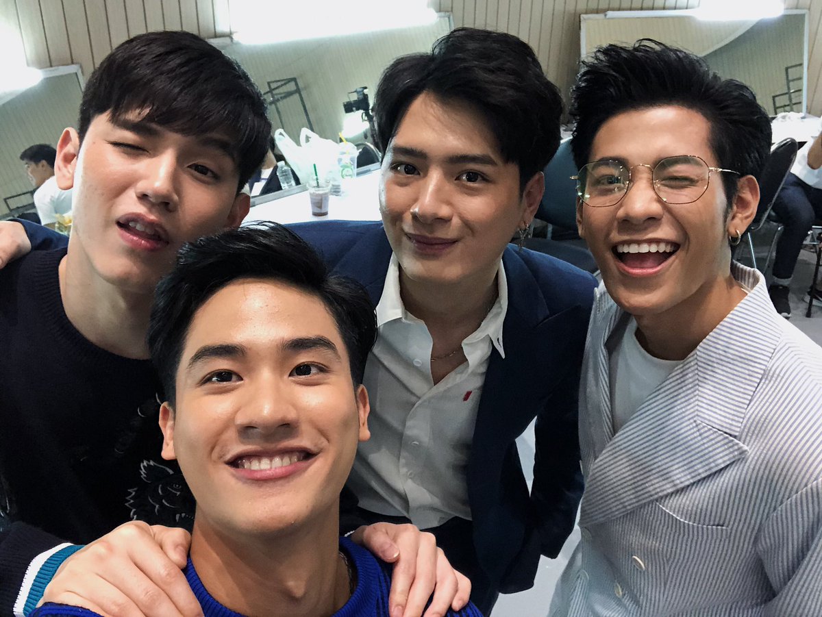 tawan_memories's tweet photo. 🗓️ 4 years ago

📌GMM25Thailand

#Tawan_V #Newwiee #KristPerawat
#SingtoPrachaya #GMM25FUNFACTSTORIES https://t.co/H0UeLBovfA