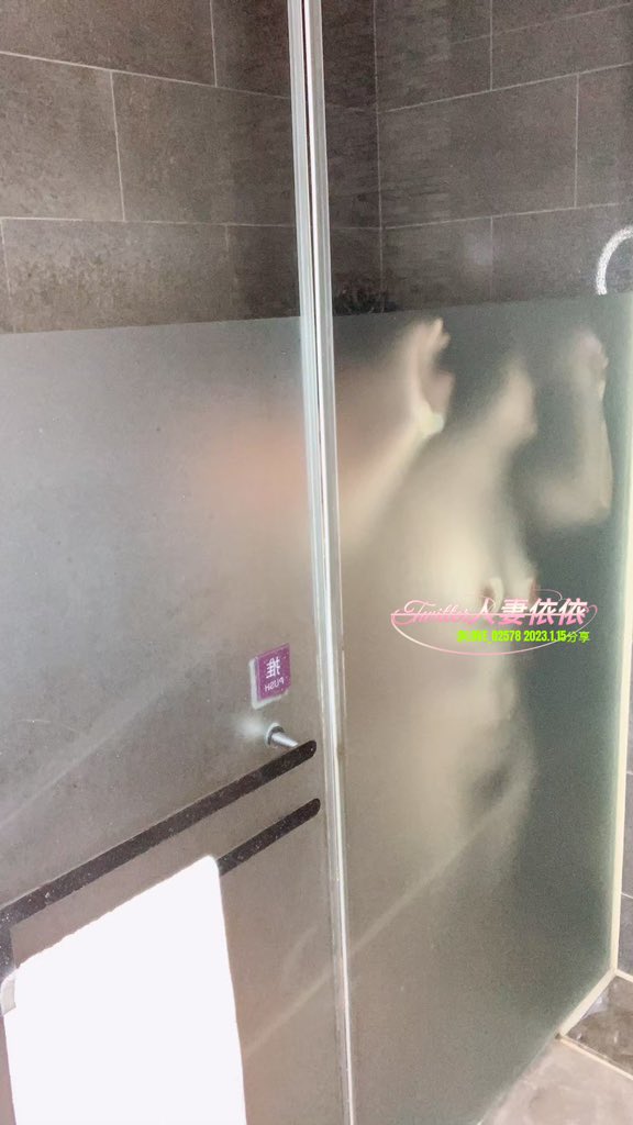 我喜歡看A片、美的性慾照、男人寫真照、男人自拍影片外，我也很喜歡聽別人的特殊體驗，尤其是看情慾故事文章，以前都會去Kiss情色網看別人分享的文章，不管是真是假，看著看著也都會容入情境中，這樣的我會很奇怪？
可是推特字數限制就沒什麼看過情色故事，但跟有的人聊色色的也滿刺激的☺️@LOVE02578 https://t.co/ZWROI0AO9J