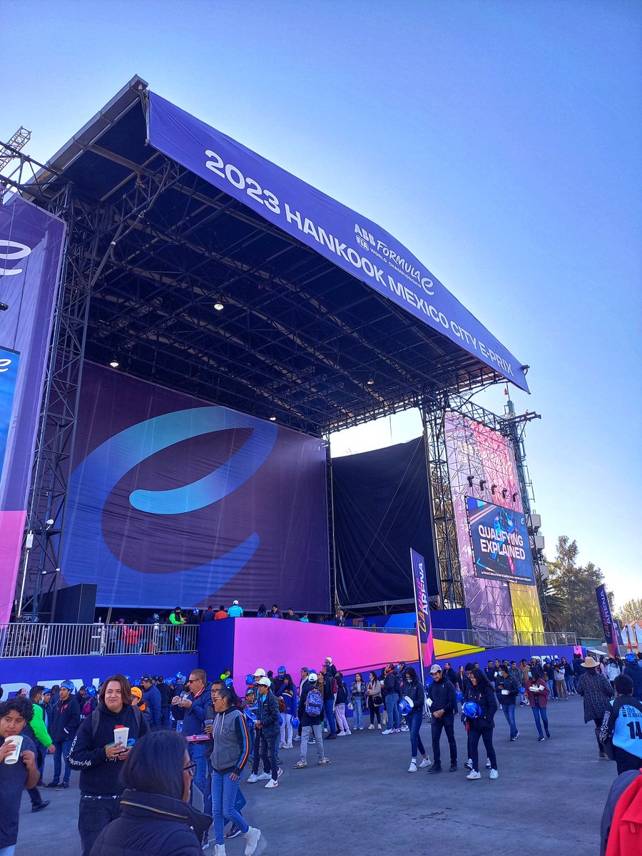 AxlBaeza's tweet photo. Otro emocionante año en la #ABBFormulaE ✨️💜 https://t.co/64jSnvZNcl