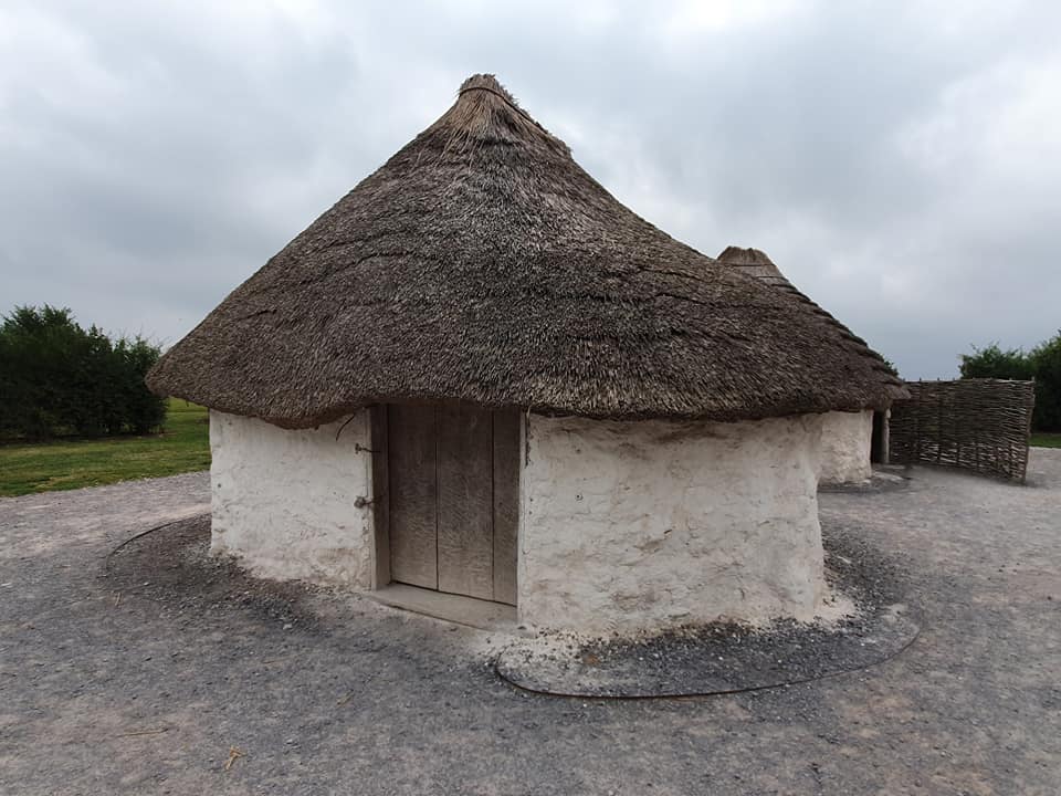 tunnagmor's tweet photo. @TheBrochProject Recreation at Stonehenge, wattle daub &amp; thatched. One of three photos I have. Nothing of the process or layers though https://t.co/jjiiD5ByY6