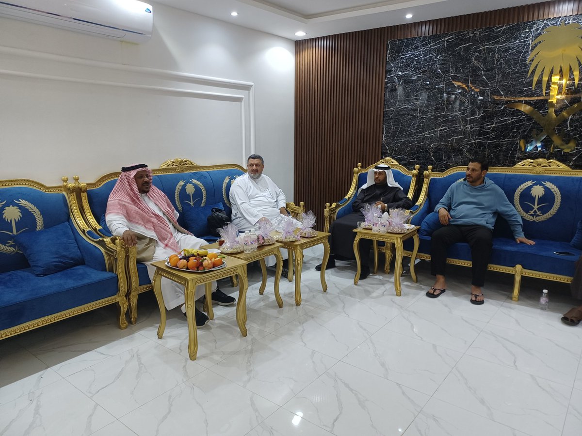 alwafe1437's tweet photo. لاتدوم الصداقةوالتواصل إلاعندمايكون الحب في الله تجسدت في أخوةلناجمعتنابهم الغربةفكانوابمثابةالروح في الجسد
نفخربهم وبصداقتهم وتواصلهم الدائم
تكبدواعناالسفروالطريق من الشمال إلى ا��جنوب ومن الشرق إلى الغرب لالشيئ دنيوي أو مصالح زائلةبل شوقاللقاء الوفاء والحب

أحبة كراتشي إلى الأبد https://t.co/kd9DuNzpft