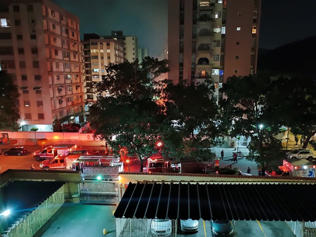 martinblancoz's tweet photo. Gracias a @bomberos_dc y a la @PNBVzla por la pronta respuesta 🙏🏻 https://t.co/Q3ZhgKBY8a