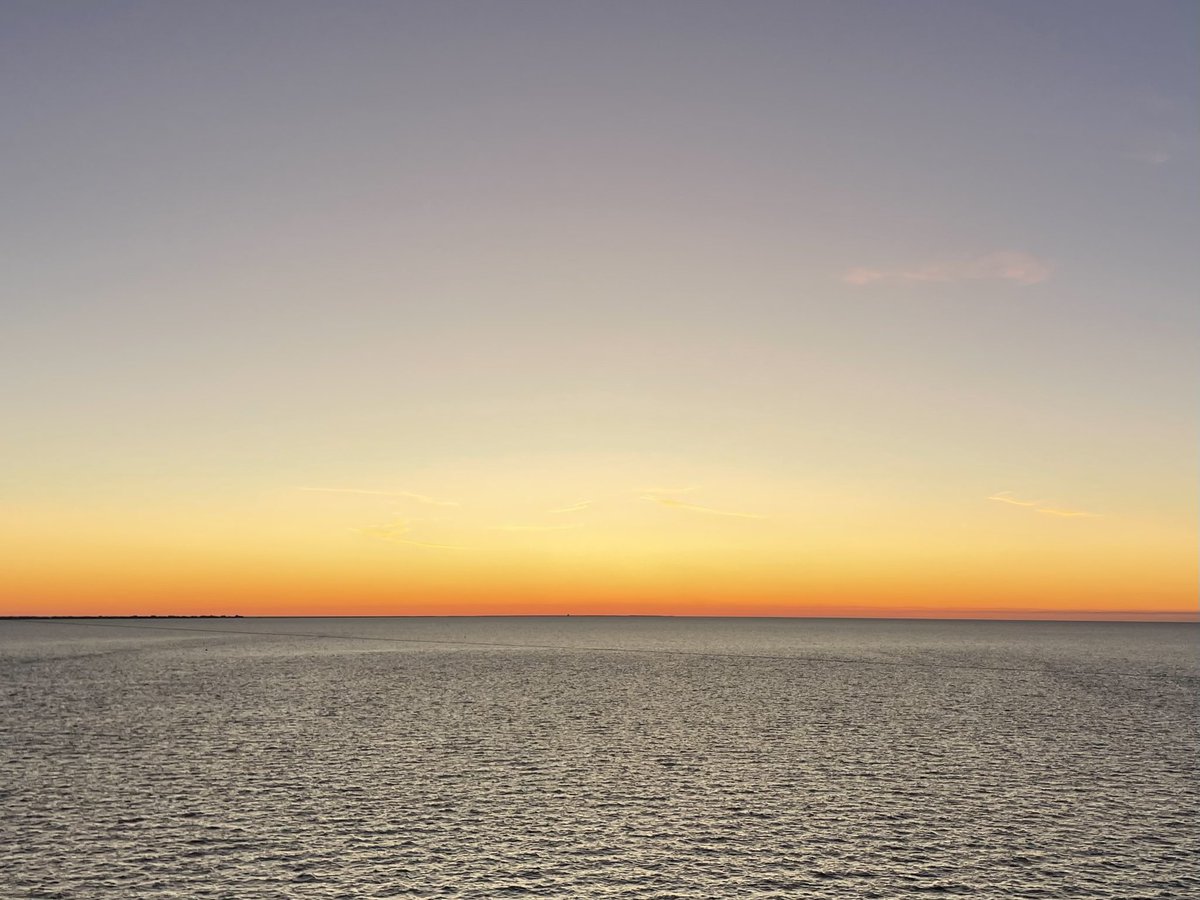 stephesmith's tweet photo. Sunset from the Dauphin Island Bridge tonight.  @spann https://t.co/aBwwsOG8Kh