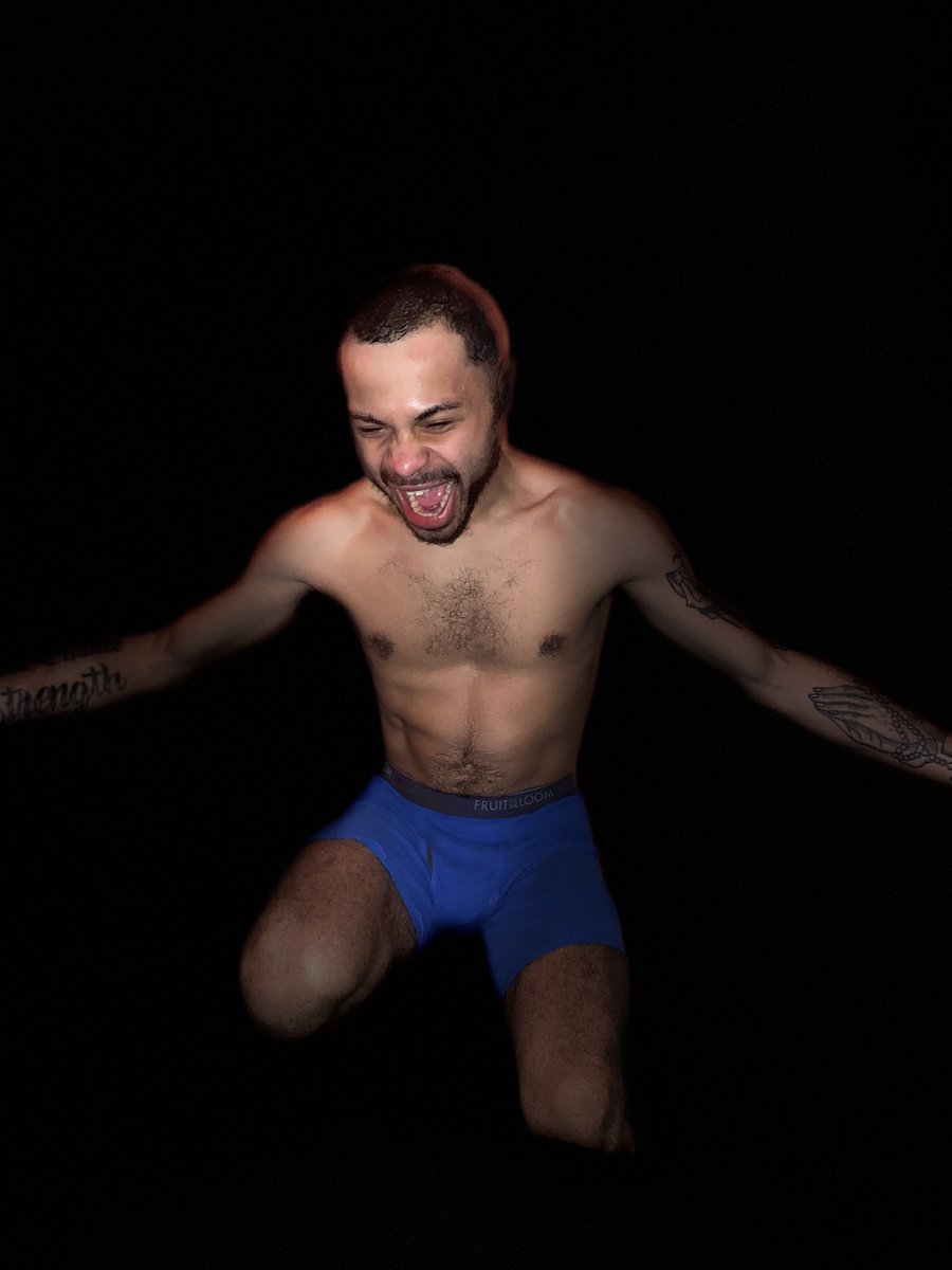 steffoncaesar75's tweet image. Heard Them Say My Drip 💧 Fly 💫💫 #FutureModel  #Runitup