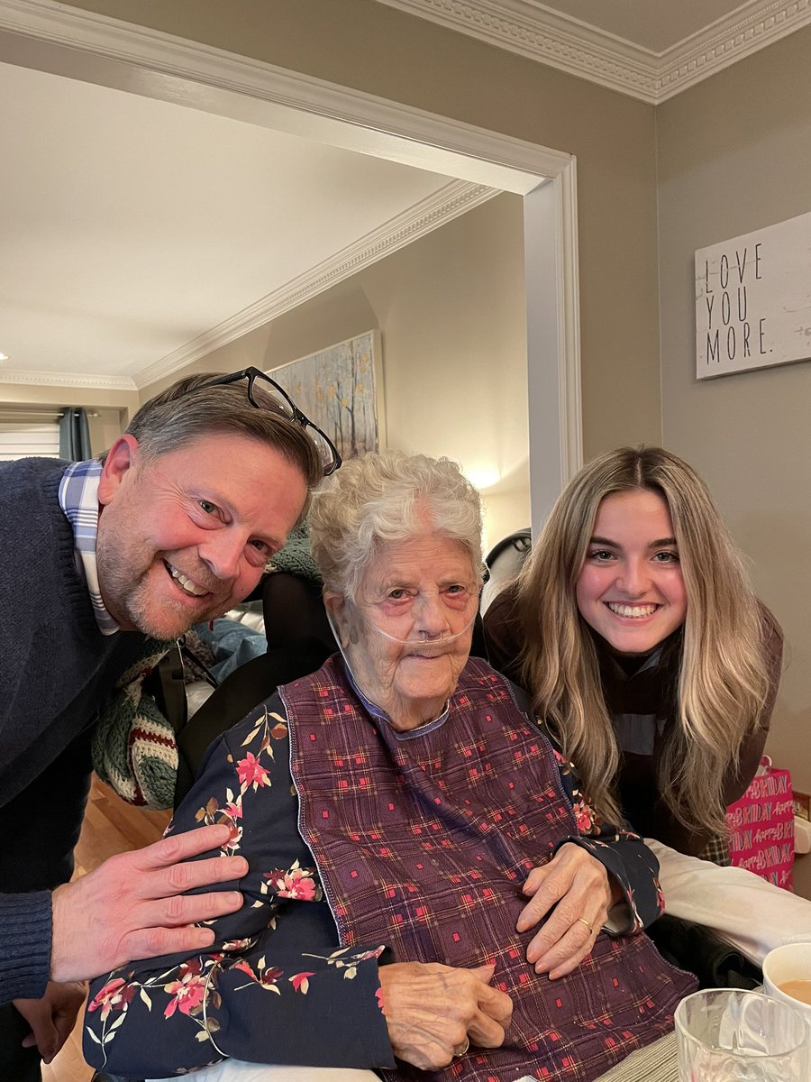 james_dannemann's tweet image. Celebrating my Mom’s 91st birthday today! eine erstaunliche Frau! deutsche Ingenieurskunst So much Love!