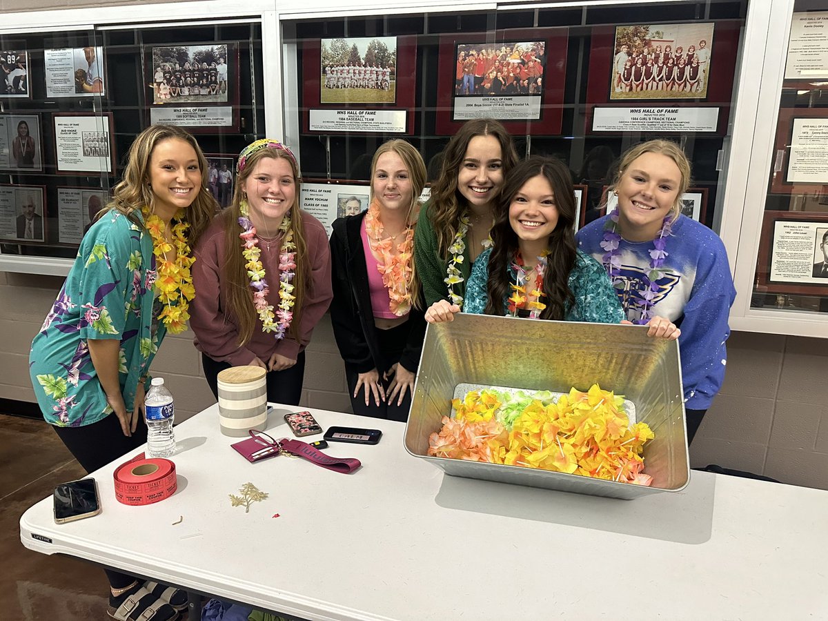 Shout out to everyone who showed up to make last night’s luau such a fun time! Hopefully you got a chance to stop by and see the girls! 🌺