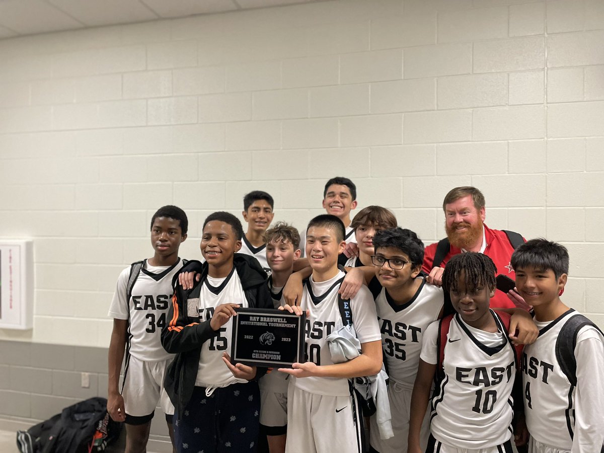 LincolnGardner6's tweet photo. Won the Tournament proud of my teammates!! We played well. @Coachswagner81 @broncos_east https://t.co/Km7JWQPVuJ