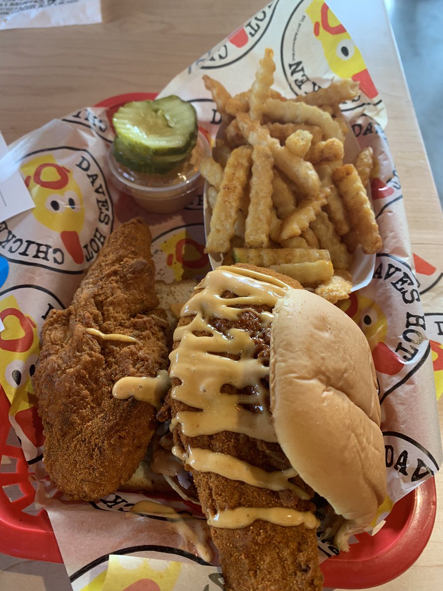 PigMasterJ1's tweet photo. Next up @hotchickendaves, saw this place on line. There’s one on NJ. They’re like #ChickfilA but with a little more going on. Their sandwiches have slaw and sauce w/pickles too. You can choose different degrees of hot seasonings. Mac and cheese not great. #chicken #friedchicken https://t.co/AGBU2NVfgO