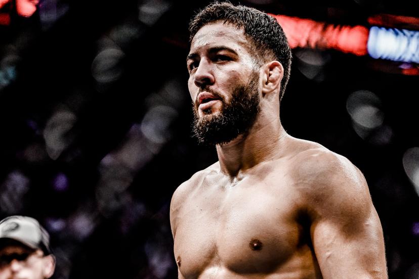 C'est l'heure de fracasser du chauve fréro