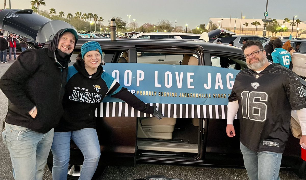 LoopPizzaGrill's tweet photo. We're big fans and ready for the win! Go Jags! 
LOOP LOVE JAGS ❤️🐆

#jacksonvillefl #orangepark #flemingisland #southside #sanmarco #avondale #pontevedra #fernandinabeach #tossgrillbakeshake #foodie #foodblog #jaxeats #theloop #flemingisland #jagsnation #looplovejags #duuuval https://t.co/AhgUVQjXYn