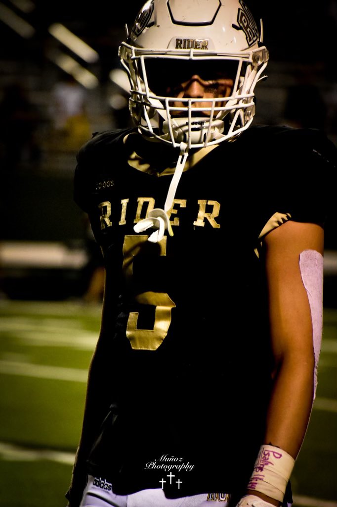 Officially 100% committed. First I want to thank all my coaches and family for helping me get here but more importantly, I want to thank God for blessing me with this amazing opportunity. So excited to see where God takes me through this journey! Can’t wait to work!