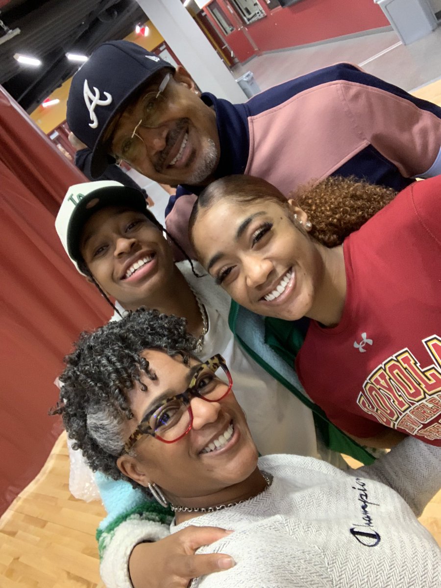 hansberrycoach's tweet photo. A visit from Kayla Pointer (KP) at Kennedy’s game today.  She happened to be in town so she came to check out her former Clubmate.  Team Elite Family forever! @HubbardCoach https://t.co/NlAzuxPKKa