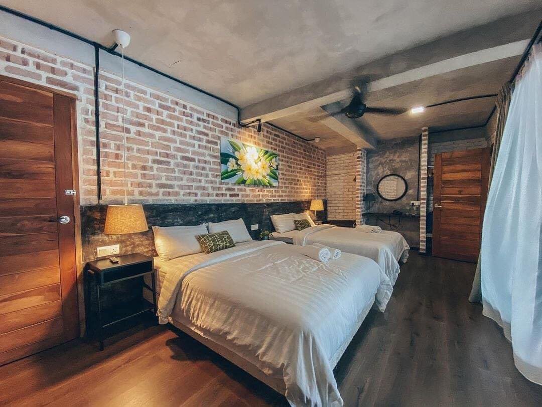 decohaven's tweet photo. Bestnya ada indoor pool dalam bilik! Nanti dah sampai Melaka, wajib stay sini. Naise gilerrr 😳😍

📍 Tinyscale Homestay, Duyong, Melaka
🔖 https://t.co/uy5k2Q7d0S https://t.co/NCDw18dOXR