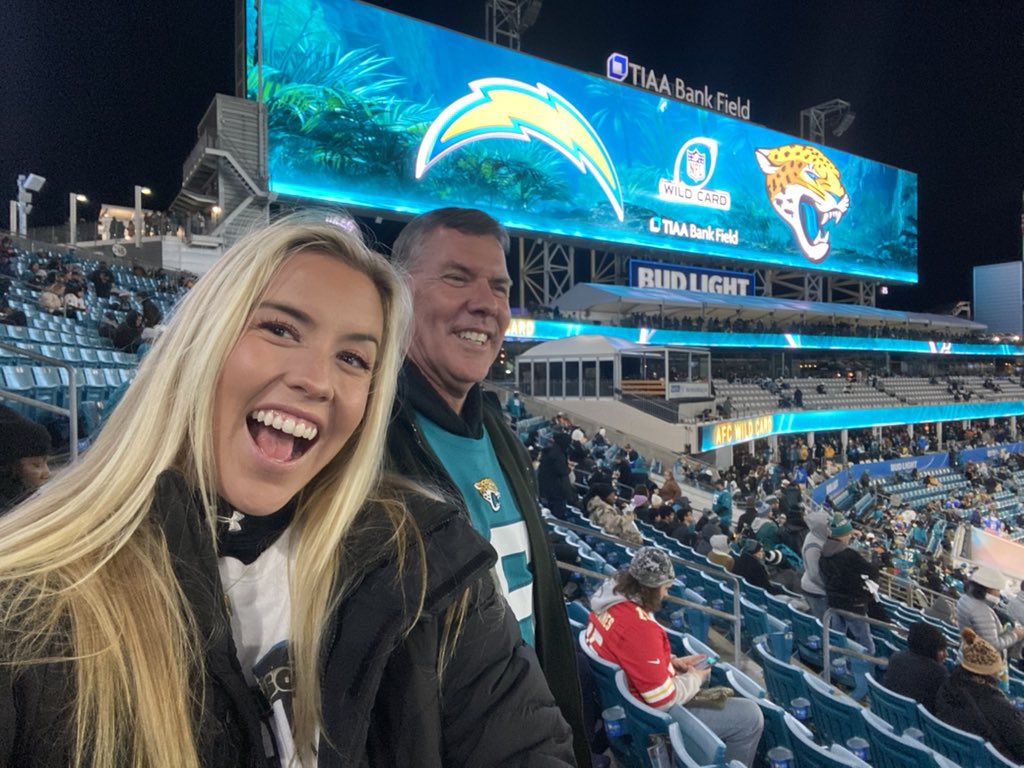 EdenHawes's tweet photo. DUUUVVAAALLLL @Jaguars #DUUUVAL https://t.co/LsL7IcNuW7
