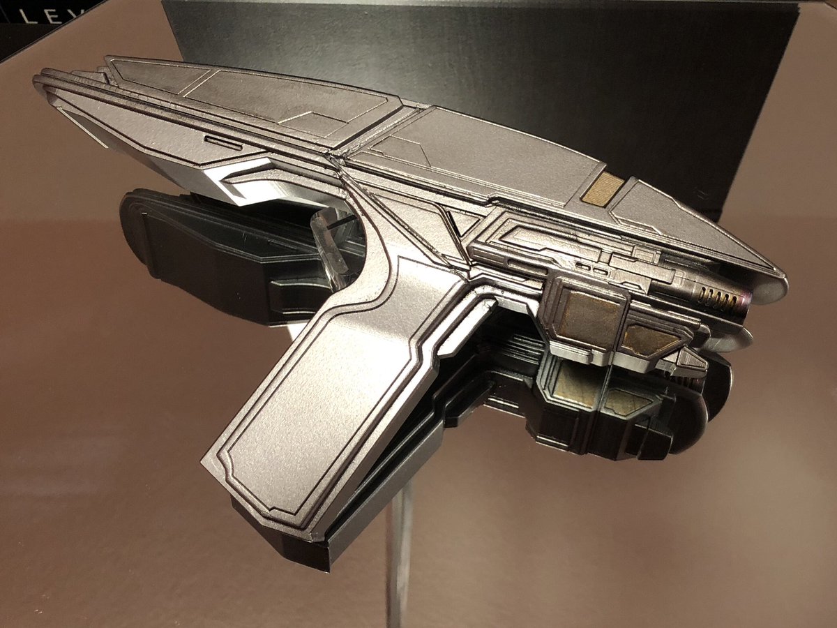 GeekToyLove's tweet photo. Finished up the Star Trek Beyond Franklin Phaser today. A fun in between design leading to the AOS phaser we see the Enterprise crew sporting in Beyond.
Resin printed, big & heavy and also weathered which we don’t see a lot from Starfleet equipment.
#GeekDen #2023Commissions https://t.co/sNvoe4tVpu