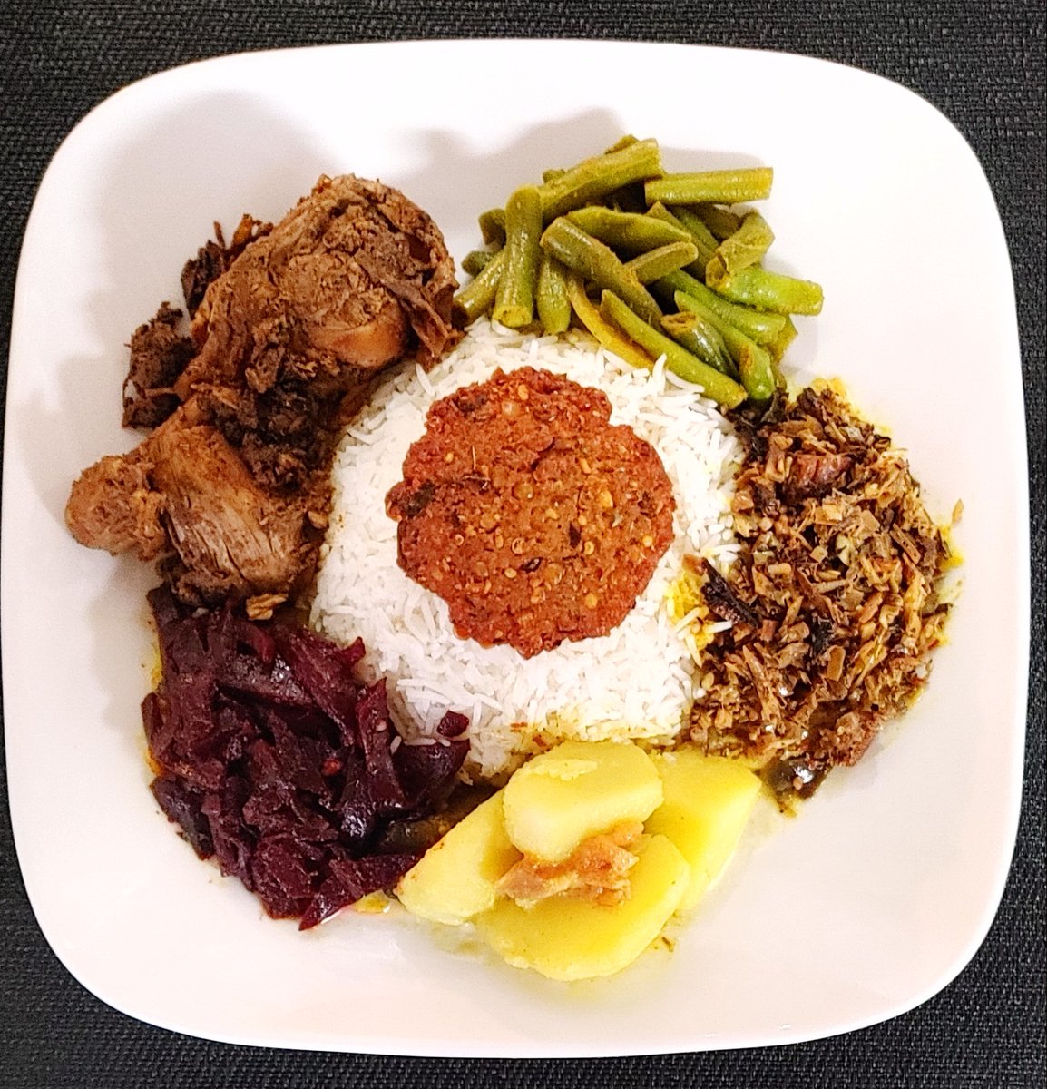 CSenuli's tweet photo. #Today lunch https://t.co/kDwTh7OOtj