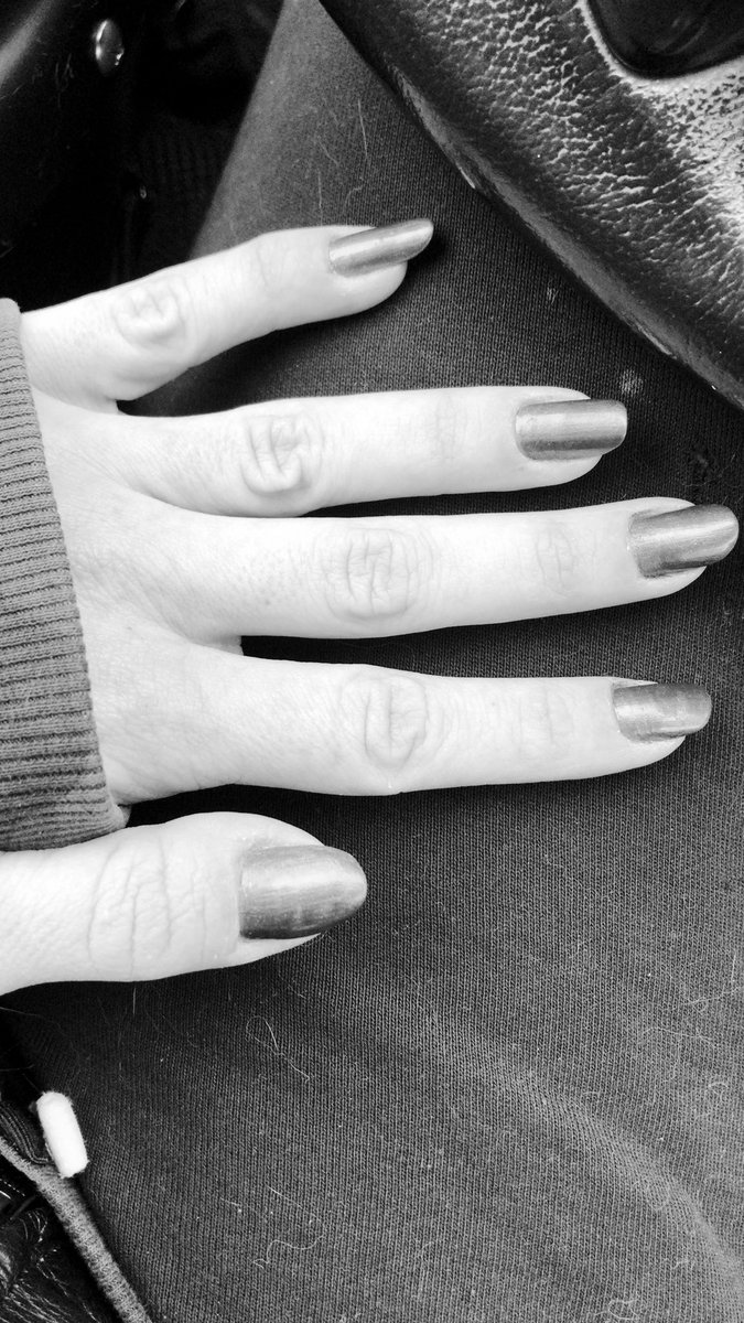 Roxxxy_Black's tweet photo. I really need to be more active on here !!! Sheesh !! Sorry Iβve been lacking content !!
Do you like my nails tho ?! Perfect for back scratching !!! #massage #muse #COMPANION #company #psw #CanadianGirl #ROXY #roxyblack
Google me - Roxy Black Toronto and #FMTY #worldwide #xo https://t.co/XRbIb0fyah