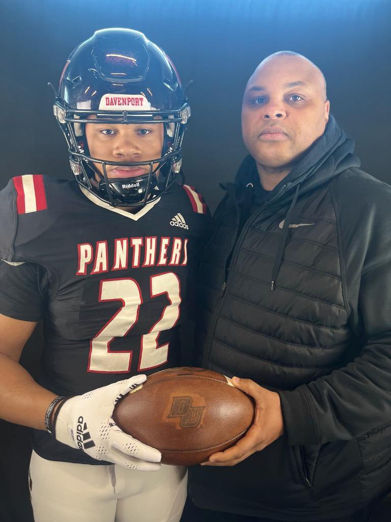 After a great visit <a href="/DU_Football/">Davenport Football</a> I’m blessed to have received a offer from the University of Davenport ❤️🖤<a href="/CoachWalkerDU4/">Coach Walker</a> <a href="/RisingStars6/">Rising Stars Academy</a> <a href="/JermainCrowell/">Jermain Crowell</a> <a href="/CoachStewardLBs/">#PressureDOCTOR</a> @Drog_23