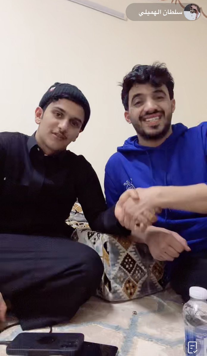 0kkh_'s tweet photo. اف��ل واطلق بث كله ضحك ومبسط اسعدونا الله يسعدهم 😂💙💙

#سعد_الشهري #سلطان_الهميلي
@sa2shh @sul_1b https://t.co/V7ViYO55sq