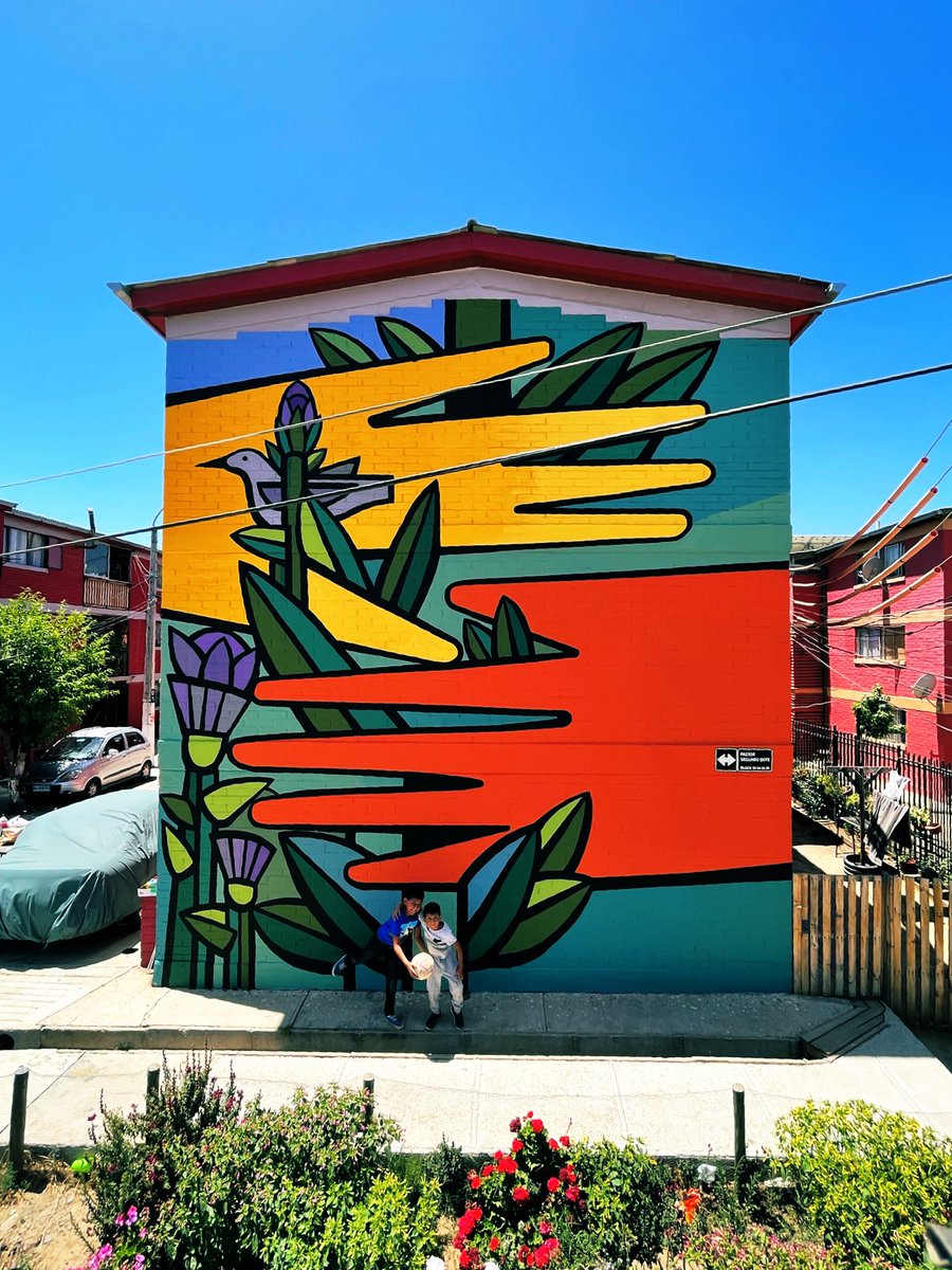 albertolarrains's tweet photo. 2 nuevos murales del “Mono” González tiene desde ayer Limache, en  la Villa Queronque donde se hace el 1er museo a cielo abierto de Marga Marga, que hacemos Fundación ProCultura, Barrio Limache @SebaBalbontin y vecinos y vecinas de la villa. Con Uds “El abrazo” y “El Jardín”: https://t.co/YfLOiyDJDq