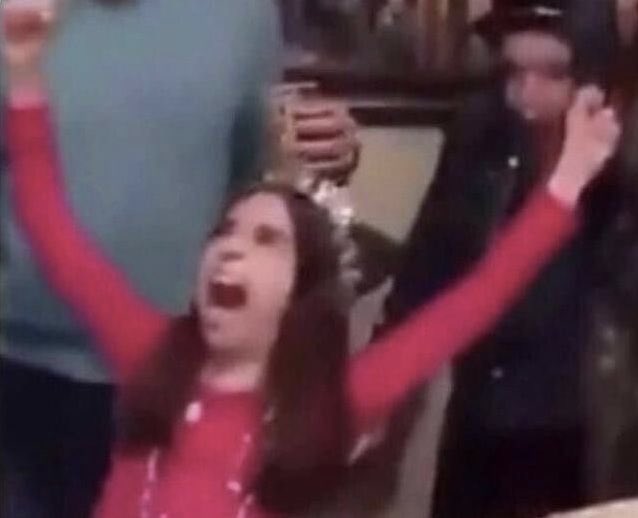dannielysss's tweet photo. Yo cuando vi que Amanda Dudamel (Venezuela) pasó al top 16 del Miss Universo 2022 https://t.co/fIpvjcUJtn