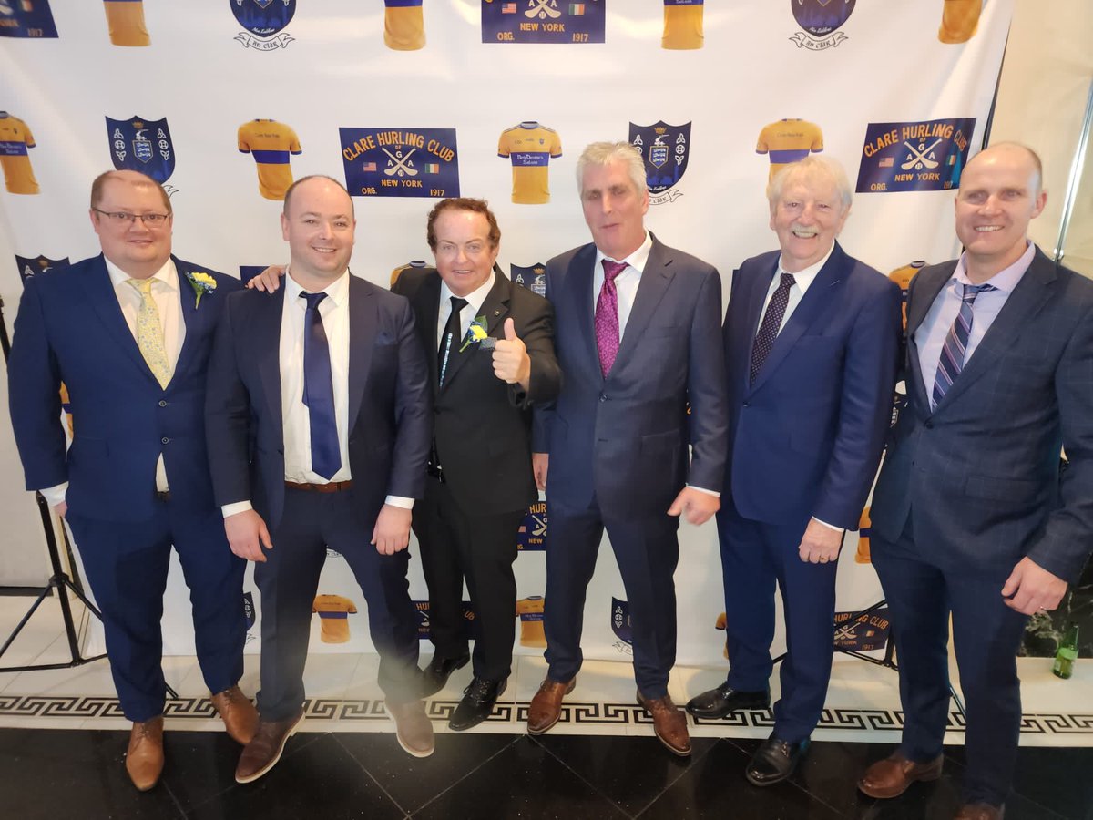 MartyMofficial's tweet photo. So delighted to meet my fellow Kilmurry Ibrickane neighbours and friends. Proud night in New York ! There will be no bed tonight 😂 😆 ⁦@GaaClare⁩ ⁦@NewYorkGAA⁩ ⁦@kibgaaclub⁩ https://t.co/7KmKuzogyE